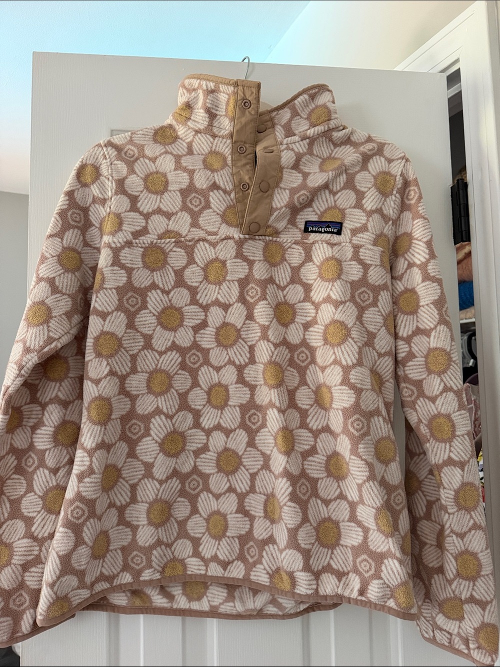 Patagonia Women’s Pink Daisy Snap-T Fleece Pullover
